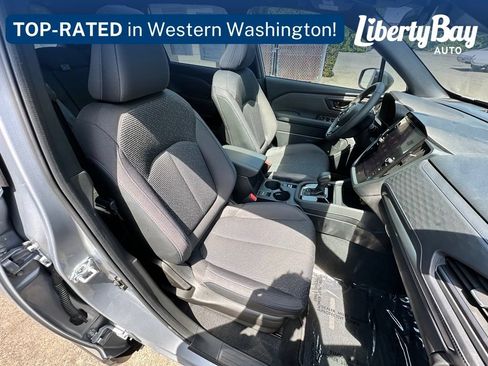 Used 2025 Subaru Forester Premium AWD/4WD image 17