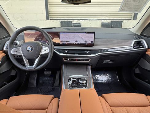 Used 2024 BMW X7 xDrive40i AWD/4WD image 13