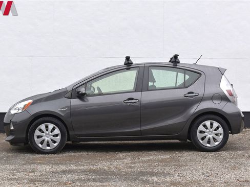 Used 2013 Toyota Prius C Two image 9