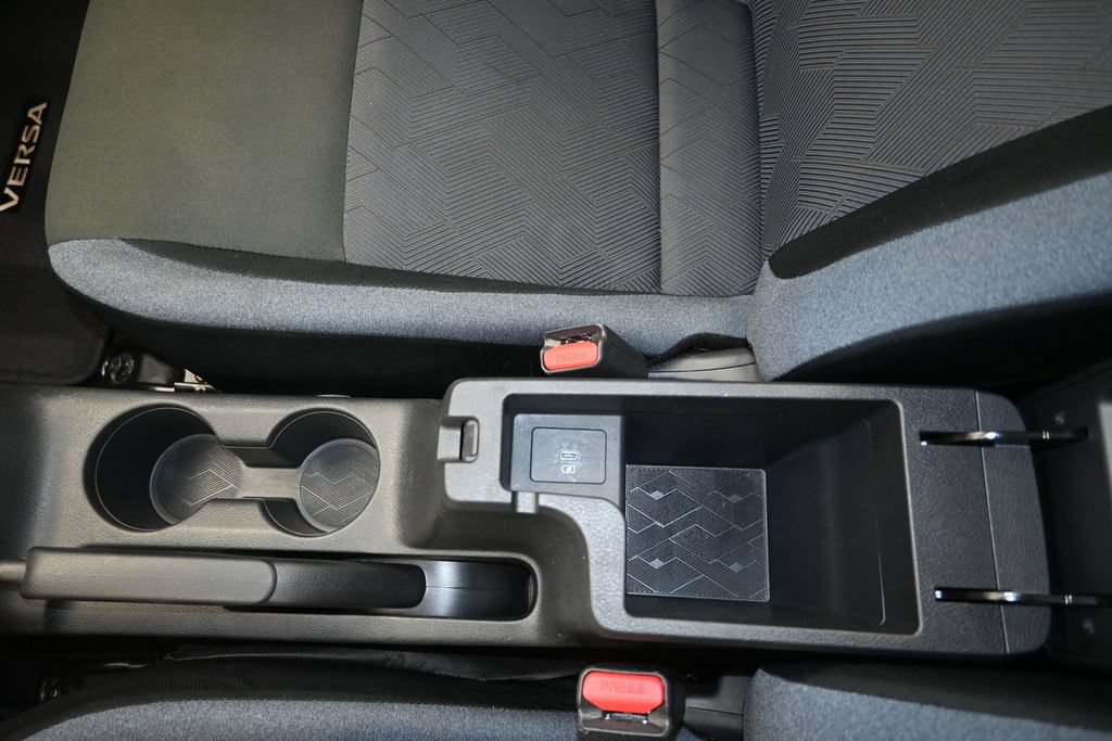 Used 2024 Nissan Versa SV FWD image 19