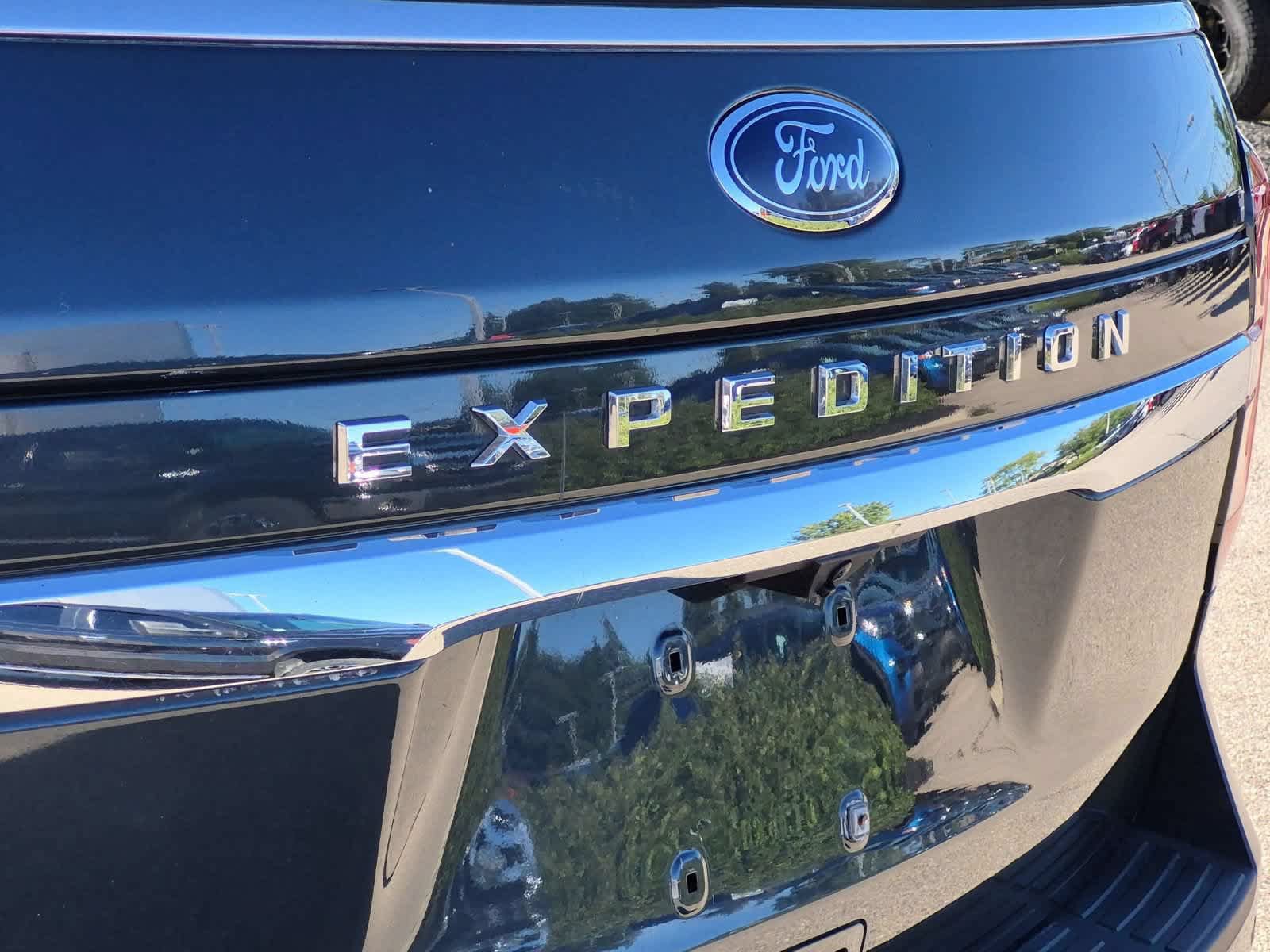 Used 2023 Ford Expedition Limited AWD/4WD image 13