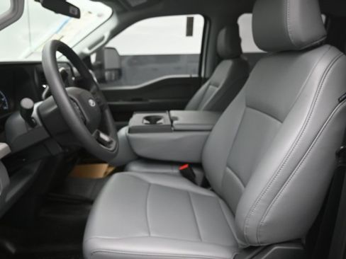 New 2025 Ford F250 XL w/ XL Off-Road Package image 18