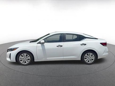 Used 2025 Nissan Sentra S FWD image 9