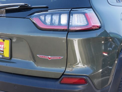 Used 2020 Jeep Cherokee Trailhawk w/ Cold Weather Group AWD/4WD image 17