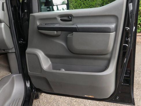 Used 2020 Nissan NV 3500 SL RWD image 38