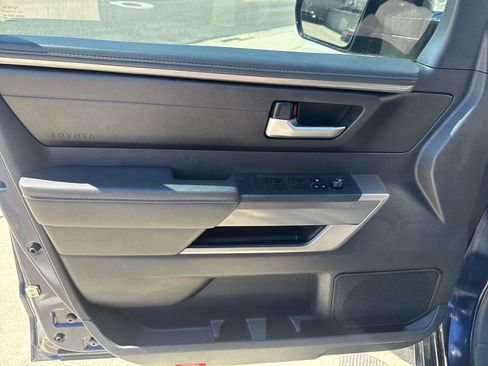 Used 2022 Toyota Tundra SR5 w/ SR5 Convenience Package image 12