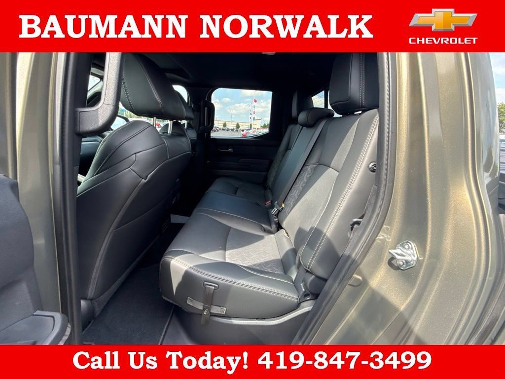 Used 2025 Toyota Tacoma Limited AWD/4WD image 42