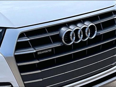 Used 2018 Audi Q5 2.0T Premium w/ Convenience Package AWD/4WD image 30