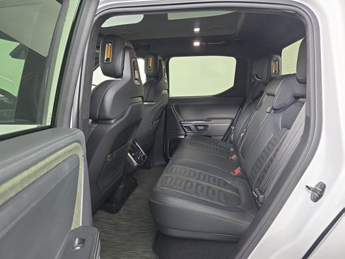 Used 2023 Rivian R1T Adventure AWD/4WD image 21