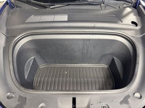 Used 2021 Tesla Model Y Long Range image 9