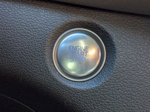 Used 2020 Hyundai Santa Fe Limited image 29