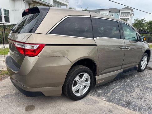 Used 2013 Honda Odyssey Touring Elite image 21