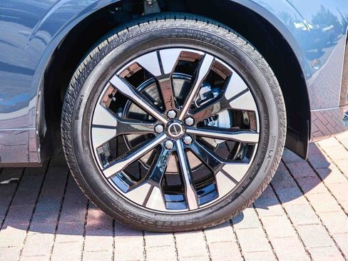 Used 2026 Volvo XC60 B5 Plus w/ Climate Package image 11