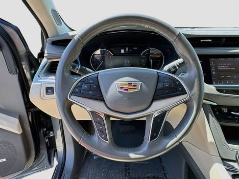 Used 2020 Cadillac XT5 Premium Luxury w/ LPO, Floor Liner Package FWD image 18