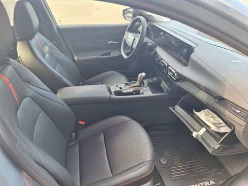 New 2026 Nissan Sentra SR w/ SR Premium Package FWD image 31