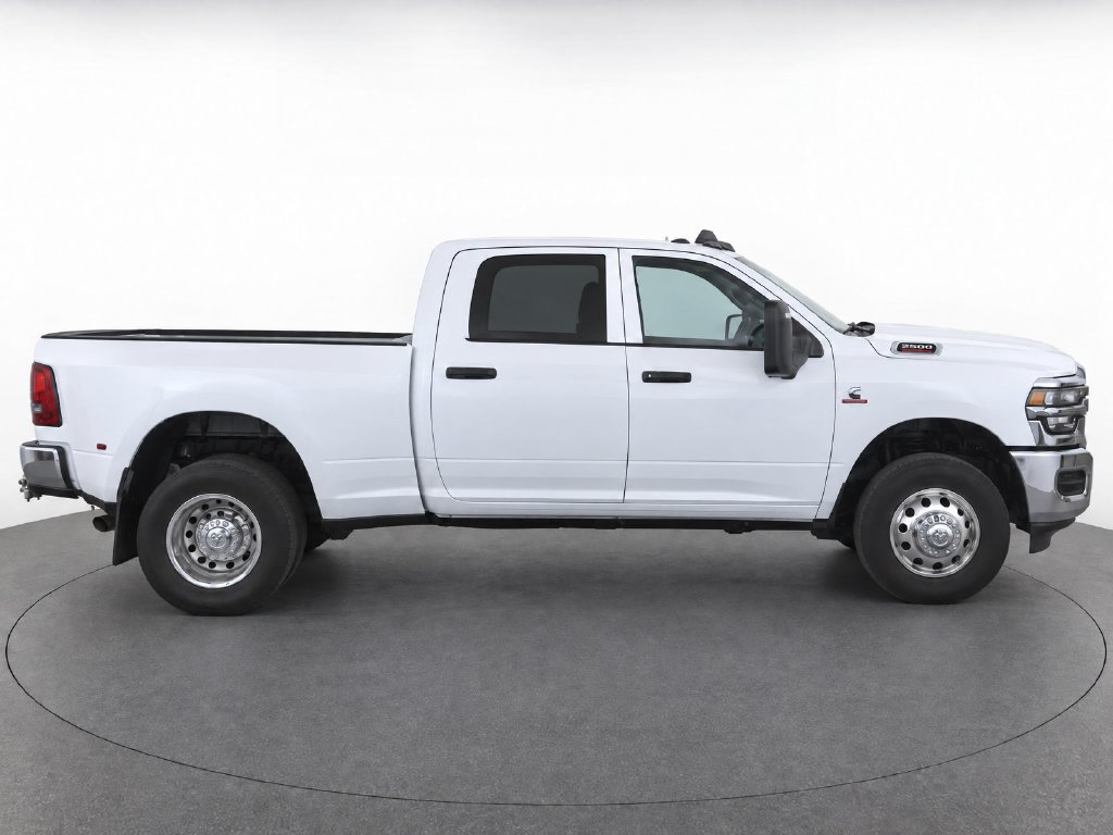 Used 2025 RAM 3500 Tradesman w/ Chrome Appearance Group AWD/4WD image 8