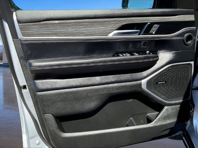 Used 2022 Jeep Wagoneer Series II w/ Premium Group I AWD/4WD image 22