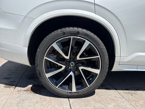 Used 2021 Volvo XC90 T6 Momentum w/ Climate Package AWD/4WD image 11