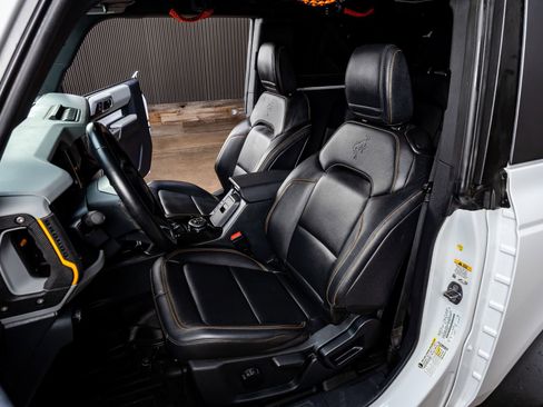 Used 2023 Ford Bronco Badlands w/ Sasquatch Package image 26