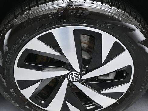 Used 2024 Volkswagen ID.4 2WD image 40