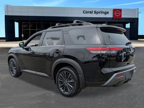New 2026 Nissan Pathfinder SL w/ SL Premium Package FWD image 3