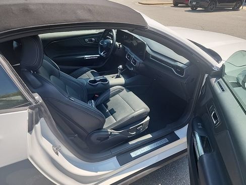 Used 2025 Ford Mustang Premium RWD image 11