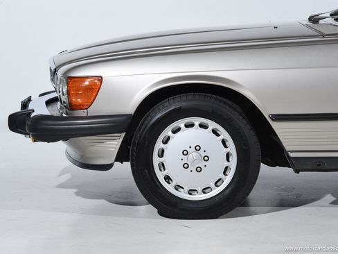 Used 1988 Mercedes-Benz 560 SL image 21