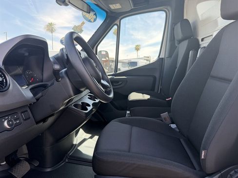 Used 2023 Mercedes-Benz Sprinter 3500 image 8
