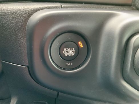 Used 2022 Jeep Wrangler Unlimited Sport image 30