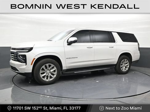 Used 2025 Chevrolet Suburban Premier RWD image 1