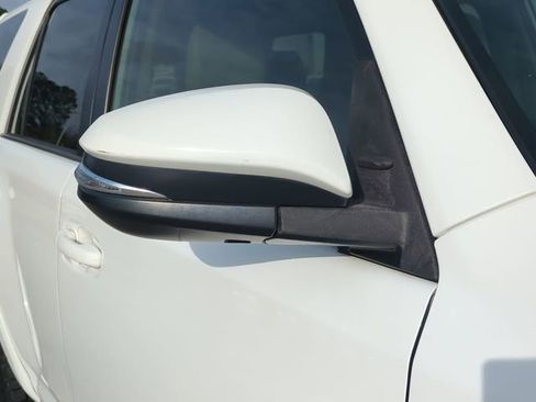 Used 2017 Toyota 4Runner SR5 Premium image 12