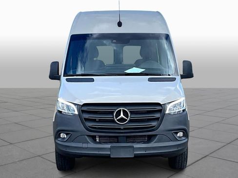 Used 2024 Mercedes-Benz Sprinter 2500 image 4