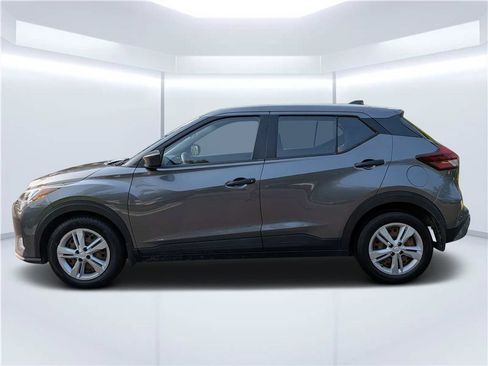Used 2022 Nissan Kicks S FWD image 7