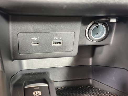 Used 2024 Nissan Kicks SR w/ SR Premium Package FWD image 23
