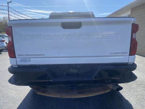 Used 2024 Chevrolet Silverado 2500 Custom w/ Custom Value Package image 7