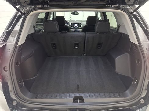 Used 2023 GMC Terrain SLE w/ Driver Convenience Package image 6