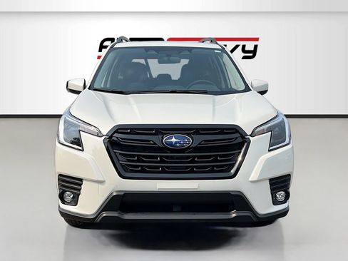 Used 2024 Subaru Forester Premium AWD/4WD image 2