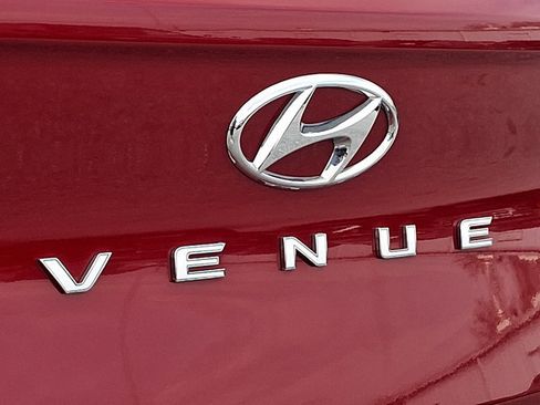 Certified 2023 Hyundai Venue Limited w/ Cargo Package image 31