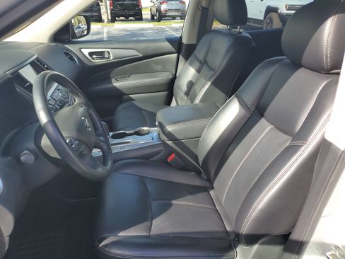 Used 2019 Nissan Pathfinder SL image 9