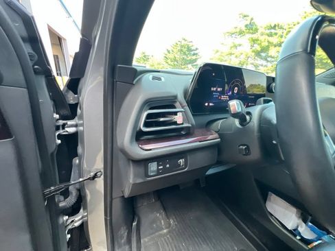 Used 2024 Chevrolet Traverse RS w/ LPO, Floor Liner Package FWD image 14