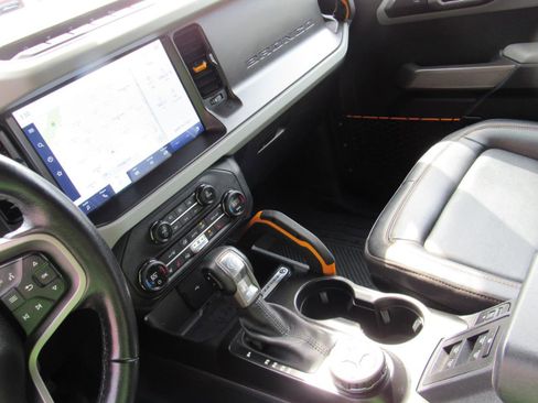 Used 2023 Ford Bronco Badlands image 30