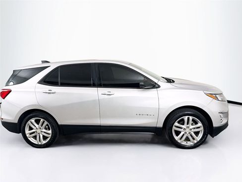 Used 2018 Chevrolet Equinox LS FWD image 25