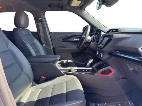 Used 2021 Chevrolet TrailBlazer RS w/ Sun and Liftgate Package FWD image 17