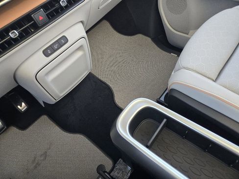 New 2025 Volkswagen ID. Buzz 1st Edition image 16