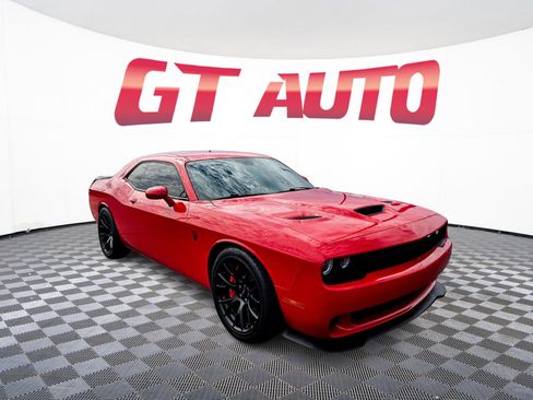 Used 2015 Dodge Challenger SRT Hellcat image 1