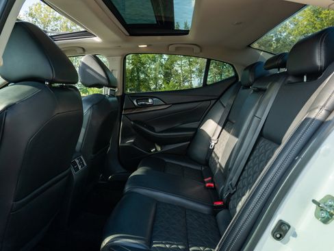 Used 2017 Nissan Maxima Platinum FWD image 15