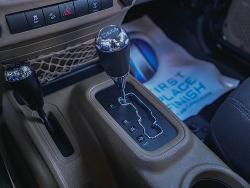 Used 2017 Jeep Wrangler Unlimited Sahara w/ Connectivity Group image 21