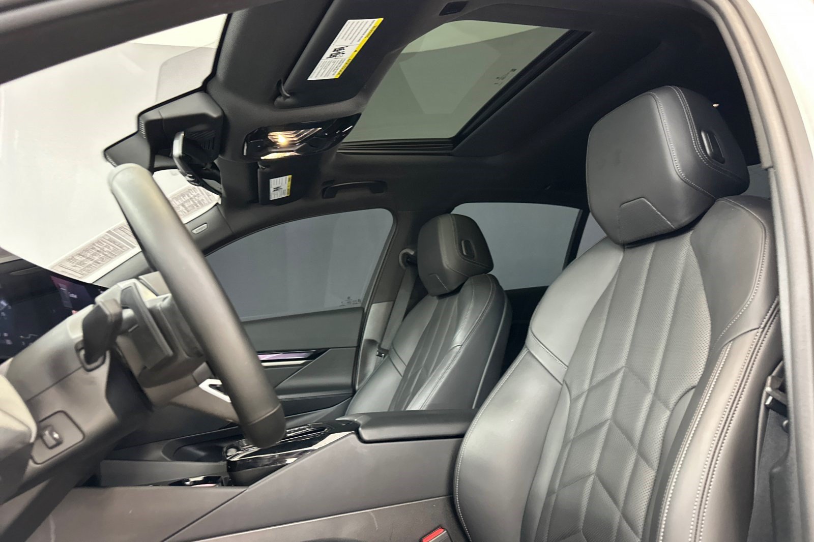 Used 2024 BMW i5 eDrive40i w/ M Sport Package RWD image 26