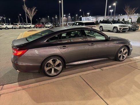 Used 2018 Honda Accord Touring image 14