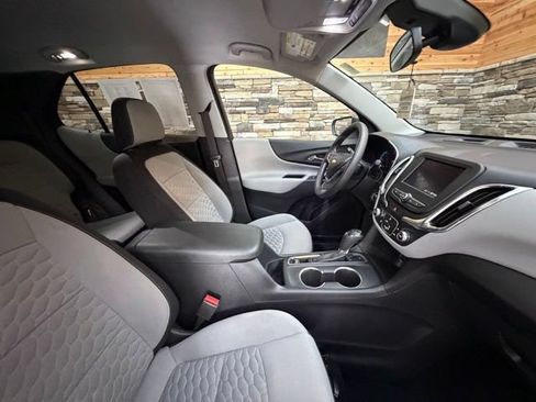 Used 2021 Chevrolet Equinox LS w/ LS Convenience Package AWD/4WD image 16